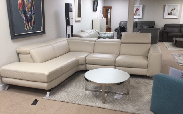 Pensiero
Corner Sofa
Was £7,527 Now £4,495
VISIT US
Pensiero
Corner Sofa
Was £7,527 Now £4,495
VISIT US
