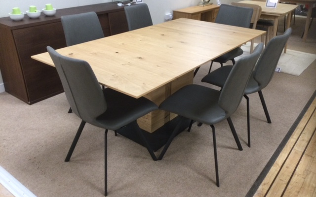 Venjakob
Extending Dining Table & 6 Chairs
Was £3,214 Now £2,199
VISIT US
Venjakob
Extending Dining Table & 6 Chairs
Was £3,214 Now £2,199
VISIT US