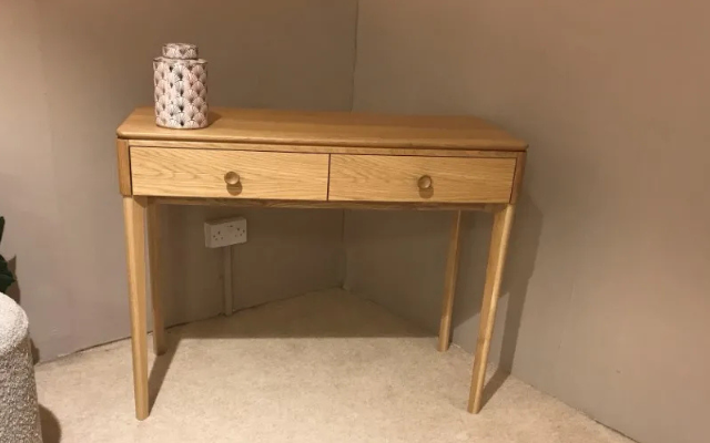 Harmony
Dressing Table
Was £444 Now £269
VISIT US
Harmony
Dressing Table
Was £444 Now £269
VISIT US