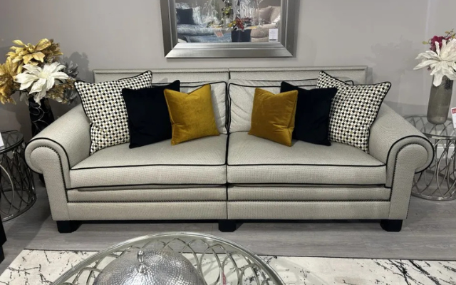 Duresta Coco
Grand Split Sofa
Was £6,095 Now £4,500
VISIT US
Duresta Coco
Grand Split Sofa
Was £6,095 Now £4,500
VISIT US