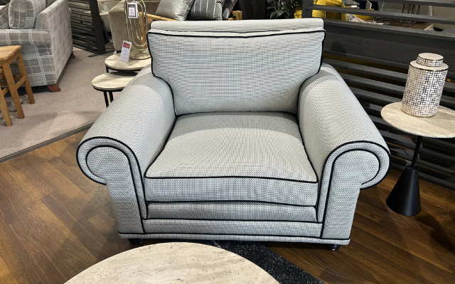 Windemere
Loveseat
Was £2,976 Now £1,399
VISIT US
Windemere
Loveseat
Was £2,976 Now £1,399
VISIT US