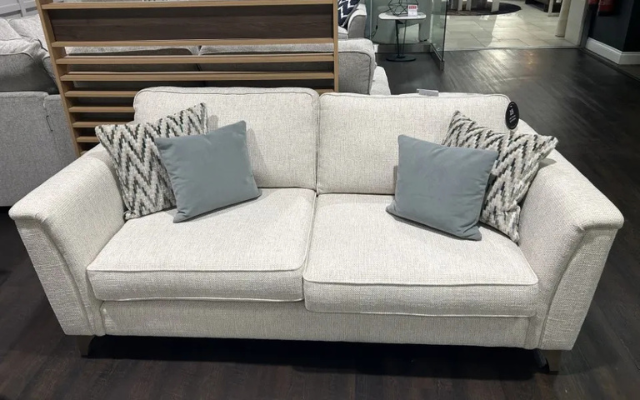 Whitemeadow
Pearl Large Sofa
Was £1,811 Now £949
VISIT US
Whitemeadow
Pearl Large Sofa
Was £1,811 Now £949
VISIT US