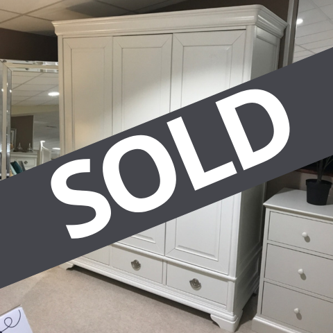 Chateau Blanc
Triple Wardrobe
Was £1,970 £1,199
Now £899
VISIT US
Chateau Blanc
Triple Wardrobe
Was £1,970 £1,199
Now £899
VISIT US