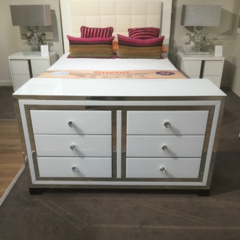 Brooklyn
4 Drawer Chest
Was £1,075 Now £399
VISIT US
Brooklyn
4 Drawer Chest
Was £1,075 Now £399
VISIT US
