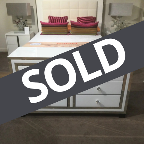 Brooklyn
6 Drawer Chest
SOLD
VISIT US
Brooklyn
6 Drawer Chest
SOLD
VISIT US