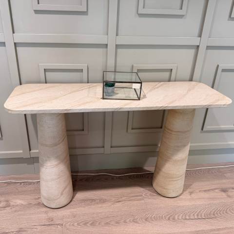 Lizzie
Console Table
Was £460 Now £325
VISIT US
Lizzie
Console Table
Was £460 Now £325
VISIT US