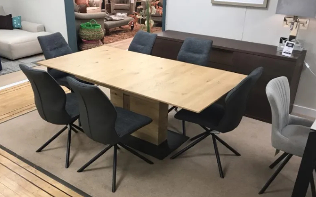 Venjakob
Ext. Dining Table & 6 Chairs
Was £4,944 Now £2,299
VISIT US
Venjakob
Ext. Dining Table & 6 Chairs
Was £4,944 Now £2,299
VISIT US