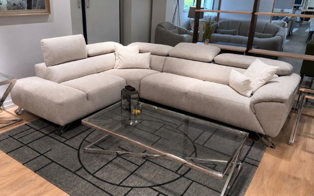 Nicoletti
Tesla Corner Group
Was £4,663 Now £2,799
VISIT US
Nicoletti
Tesla Corner Group
Was £4,663 Now £2,799
VISIT US
