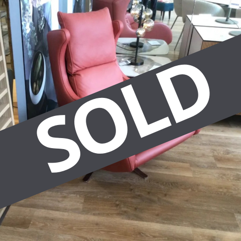 Lenny
Swivel Armchair
SOLD
VISIT US
Lenny
Swivel Armchair
SOLD
VISIT US
