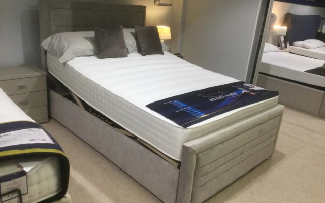 Lilly Adjustable
4ft 6 Bedframe & Gel Flex Mattress
Was £2,843 Now £1.999
VISIT US
Lilly Adjustable
4ft 6 Bedframe & Gel Flex Mattress
Was £2,843 Now £1.999
VISIT US