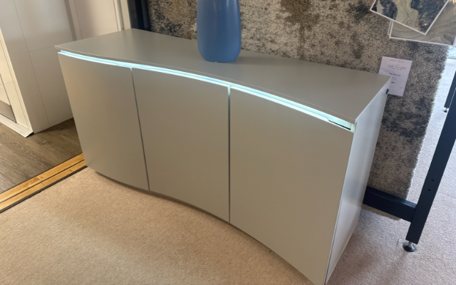 Lazzaro
Sideboard
Was £996 Now £599
VISIT US
Lazzaro
Sideboard
Was £996 Now £599
VISIT US