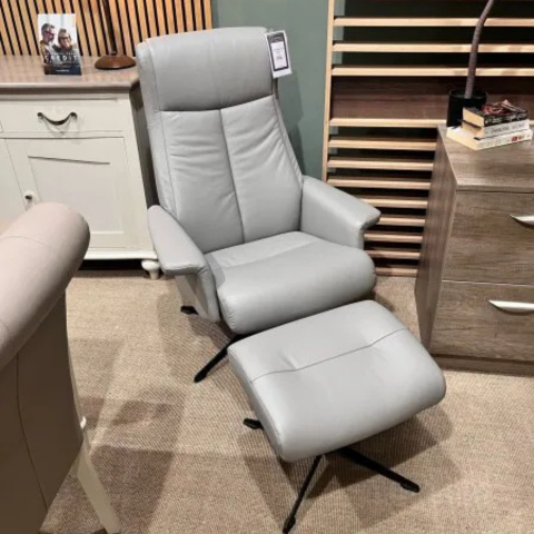 G Plan Ergoform
Luke Chair & Stool
Was £1,514 Now £749
VISIT US
G Plan Ergoform
Luke Chair & Stool
Was £1,514 Now £749
VISIT US