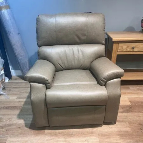 Celebrity Newstead
Standard Recliner Chair
Was £1,869 Now £1,499
VISIT US
Celebrity Newstead
Standard Recliner Chair
Was £1,869 Now £1,499
VISIT US