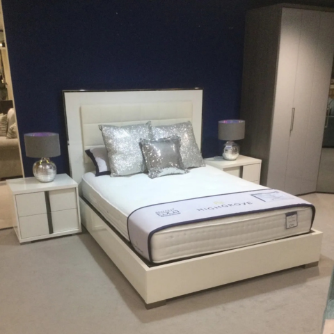 Imperia
5ft Bedrame & 2 Bedside Chests
Was £2,385 £1,650
Now £1,499
VISIT US
Imperia
5ft Bedrame & 2 Bedside Chests
Was £2,385 £1,650
Now £1,499
VISIT US
