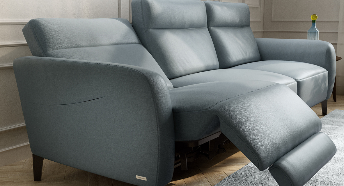 The advanced power mechanism delivers a smooth and controlled reclining motion, synchronising the movement of the seat, backrest, and footrest. This seamless transition into a fully reclined position ensures exceptional comfort and support, allowing you to relax effortlessly at the touch of a button.