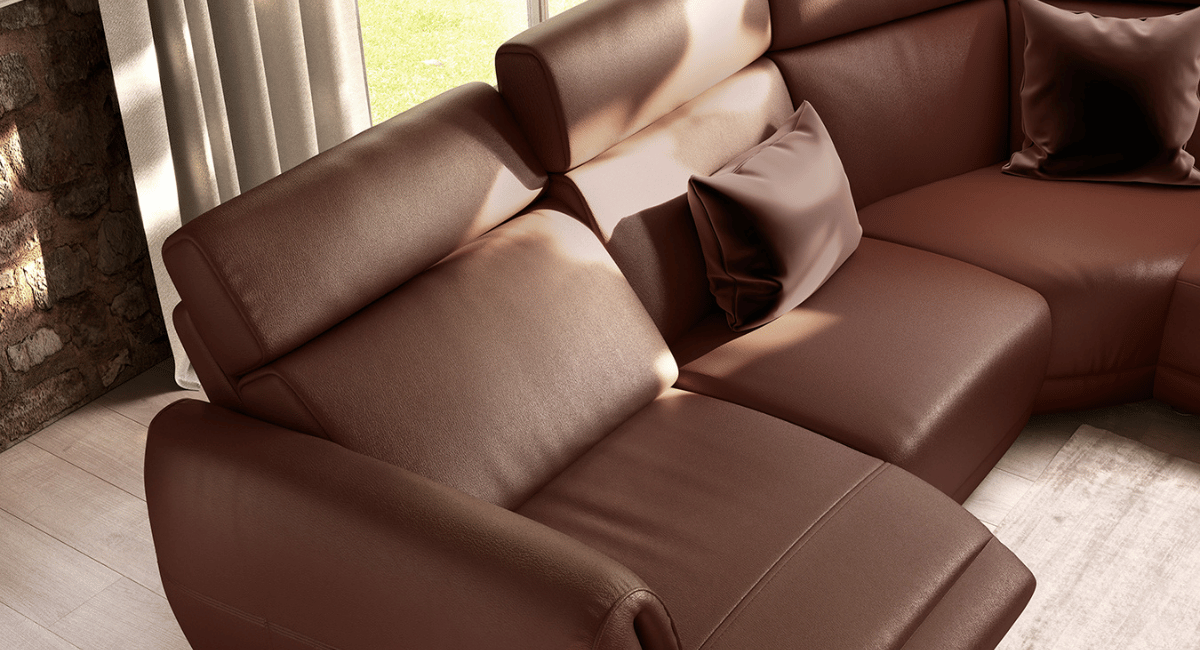 Experience next-level comfort with Natuzzi Editions’ Triple Power Motion, a smart mechanism that lets you individually adjust the footrest, headrest, and lumbar support for a fully personalised seating experience. With a simple touch, you can tailor every position to suit your body perfectly.
Unlock the Zero Gravity position through the Triple Motion function, extending the seat into full-body alignment and lifting your feet to heart level. This weightless posture helps improve circulation and delivers the ultimate state of relaxation — a true moment of total wellbeing.