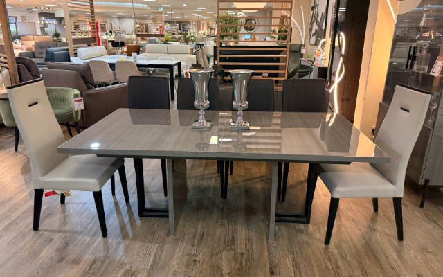 Novecento
Dining Table & 6 Chairs
Was £3,862 Now £2,199
VISIT US
Novecento
Dining Table & 6 Chairs
Was £3,862 Now £2,199
VISIT US