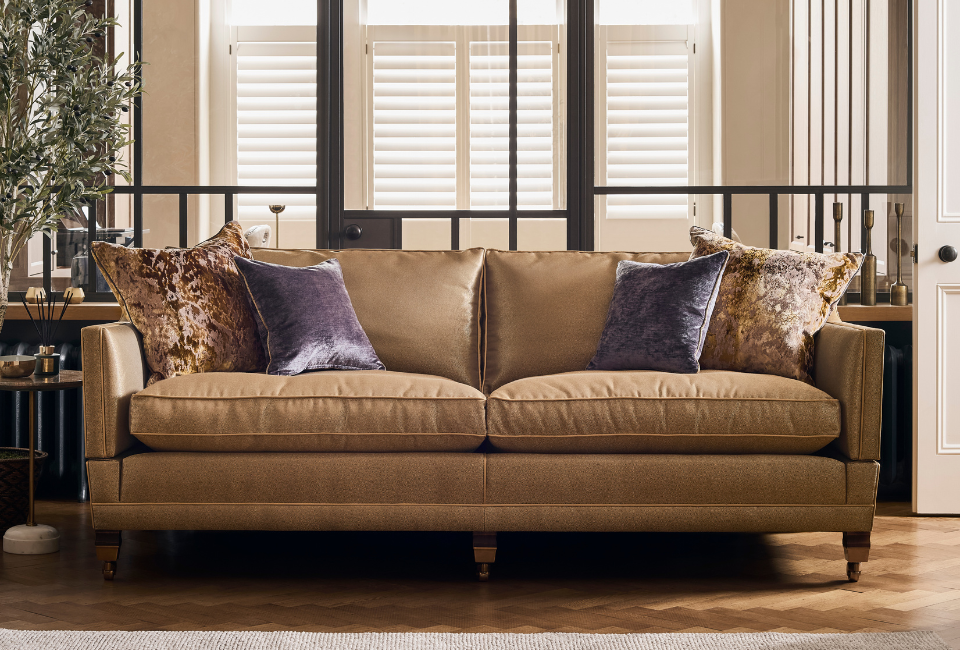 With a range of elegant tie-back options, the Trafalgar Collection allows you to personalise your sofa to perfectly suit your individual style. These beautifully crafted details not only enhance the overall design but also add a sense of traditional charm and sophistication. Whether you prefer a more classic, decorative look or a subtle, refined finish, the tie-backs offer a unique way to elevate the character of your furniture. Thoughtfully designed to complement the collection&rsquo;s grand proportions and luxurious feel, they provide the perfect finishing touch to create a piece that feels truly bespoke to your home.
