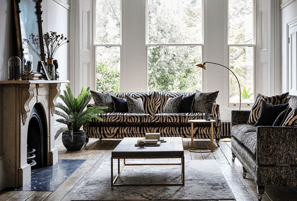 The Hornblower Collection features beautifully crafted tie-back details, offering a unique opportunity to personalise your sofa to suit your individual style. With a range of tie-back options available, you can enhance the traditional character of the design while adding your own distinctive touch. These elegant details not only elevate the overall look but also highlight the craftsmanship and heritage inspiration behind the piece. Thoughtfully designed to complement the collection&rsquo;s classic proportions, the tie-backs provide a refined finishing touch that brings both charm and individuality to your home.
