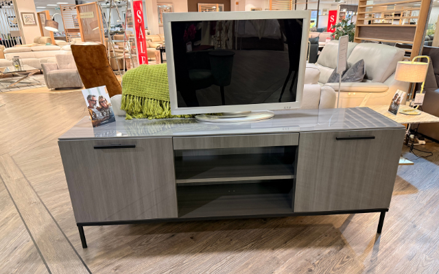 Novecento
TV Base
Was £1,045 Now £799
VISIT US
Novecento
TV Base
Was £1,045 Now £799
VISIT US