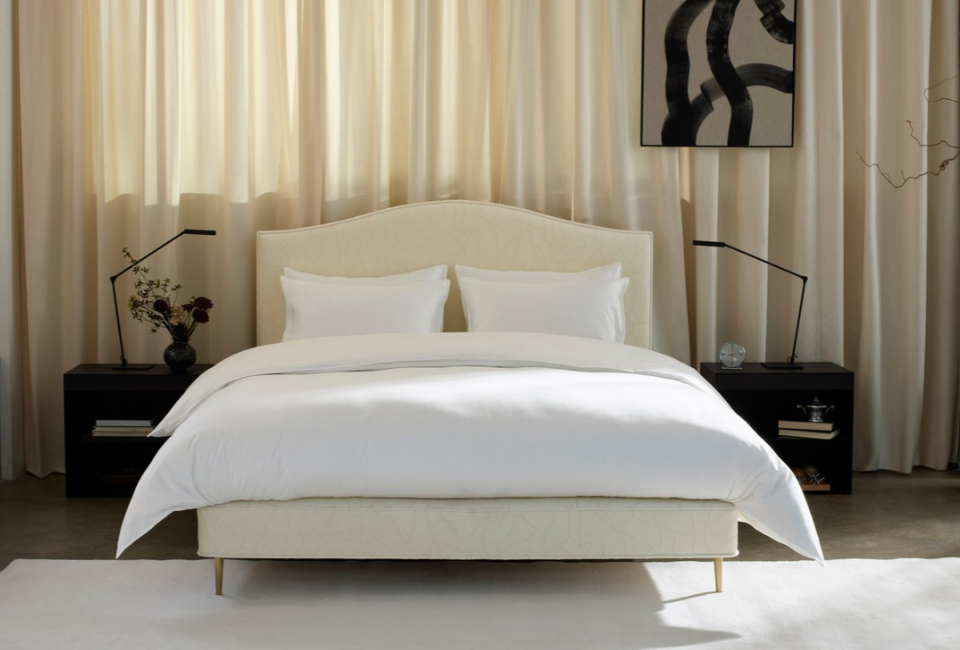 Available tensions: Soft, Medium, Firm, Extra Firm

The Vispring Devonshire Mattress features 1,326 hand-nested calico pocket springs (150 x 200cm), available in Soft, Medium, Firm and Extra Firm tensions. Expertly handcrafted with natural British fleece wool, including hand-teased Devonshire wool, it offers exceptional softness and responsive support. Finished with premium ticking, hand-tufting, protective wool borders, hand side-stitching and air vents for lasting comfort and breathability. Mattress height: 21cm + 6cm doming (+2cm).

