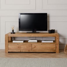 Bayonne Entertainment Unit 4