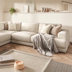 Nyla Medium Corner Group RHF 3