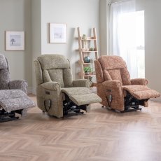 Petite Manual Recliner 3